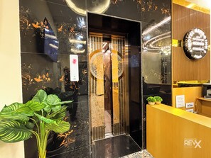 Lift - Hotel Manas Inn (Faizabad)