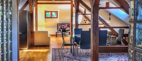 Luxury Apartment, City View | Living area