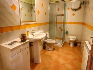 淋浴设施、坐浴桶