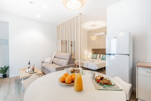 Interior - Mediterraneum. Suite F by Host Valencia (Valencia)