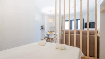 Iron/ironing board, free WiFi, bed sheets