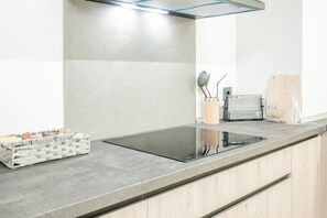 Fridge, microwave, oven, dishwasher - Loft HomeValencia by Host Valencia (Valencia)