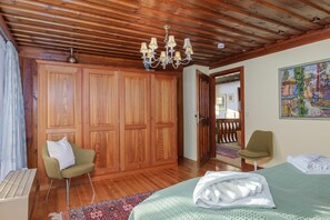 5 bedrooms, desk, iron/ironing board, WiFi - Altes Forsthaus Kniebis | almost secluded location | historic | dog | barbecue | WLAN (Freudenstadt)