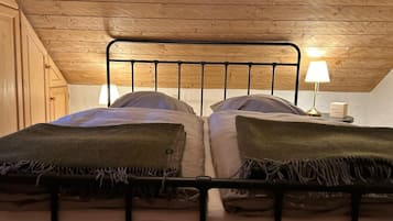 2 bedrooms, WiFi, bed sheets