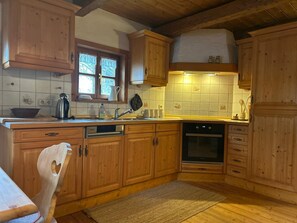 Réfrigérateur, four, plaque de cuisson, lave-vaisselle