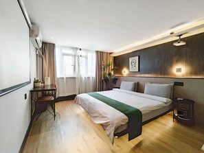 Deluxe Double Room | Free WiFi, bed sheets - Iforest Hongkou Football Stadium (Shanghai)