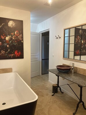 Shower, hair dryer, towels, toilet paper - Le gite du Parayre, a renovated barn with games room, in Aveyron, France (Lunac)