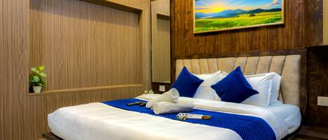 Deluxe Room | In-room safe, soundproofing, iron/ironing board, free WiFi