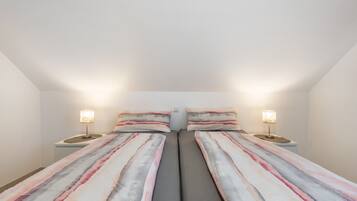 2 bedrooms, free WiFi, bed sheets