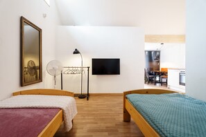 1 bedroom, free WiFi, bed sheets