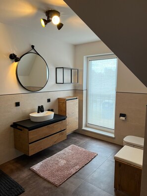 Bruser, hårtørrer, håndklæder