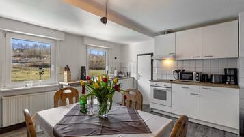 冰箱、微波炉、烤箱、炉灶