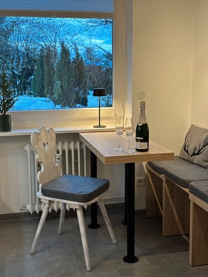 Dining - Vacation apartment "O" Black Forest - relaxation in a fantastic location (Münstertal/Schwarzwald)