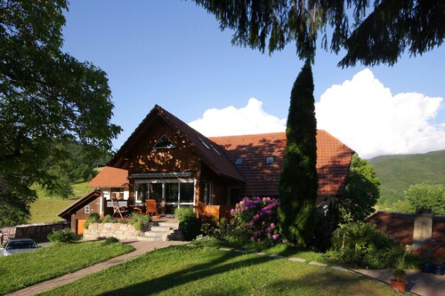 Apartment 'auf Dem Burstel' with Mountain View, Private Pool and Wi-Fi