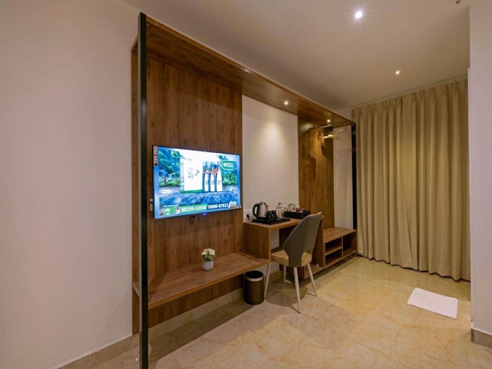 In-room safe, free WiFi