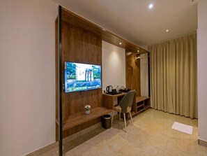 In-room safe, free WiFi - Grand Continent Hotel Gachibowli, US Consulate (Hyderabad)