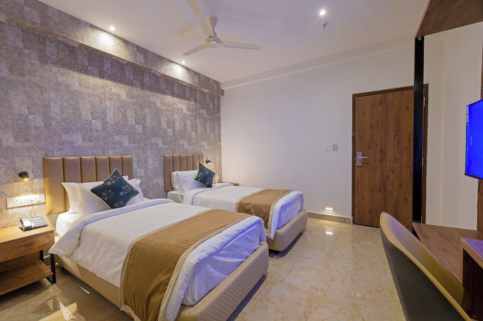 Deluxe Twin Room, 1 Bedroom | In-room safe, free WiFi