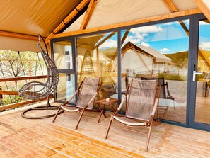 Caja de seguridad en la habitación y cortinas blackout 