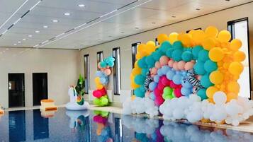 2 indoor pools