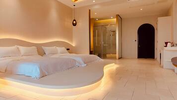 奢華雙床房, 花園景觀 | 客房內保險箱、遮光布/窗簾、隔音、熨斗/熨衣板