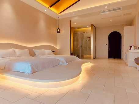 Luxury Twin Room, Garden View. QING Luxury Campground Hotel