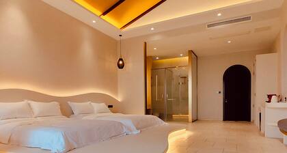 QING Luxury Campground Hotel