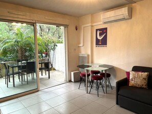 Interior - Saint Jean - Air-conditioned studio with terrace and private parking (La Ciotat)