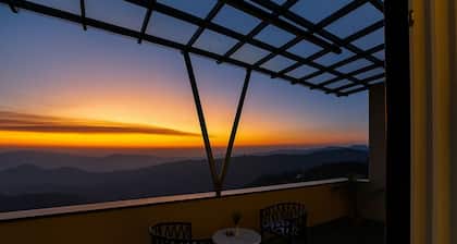 Hotel Cloud End