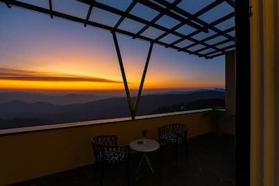 Hotel Cloud End