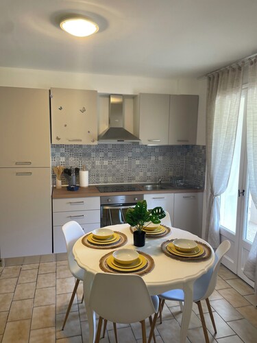 4-person air-conditioned apartment