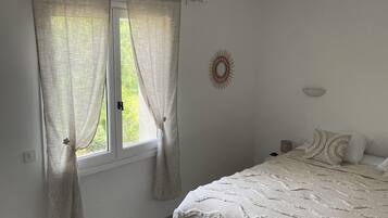 1 chambre, fer et planche Ă repasser, Wi-Fi, draps fournis