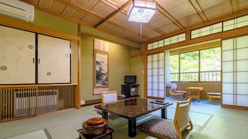 Japanese-style Quadruple Room 10 Tatami Size, Private Toilet, Non Smoking, Garden View | Down comforters, in-room safe, blackout drapes, free WiFi