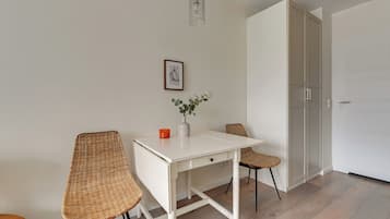 1 bedroom, iron/ironing board, free WiFi
