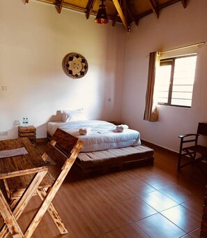 1 chambre, bureau, chambres insonorisées, fer et planche à repasser