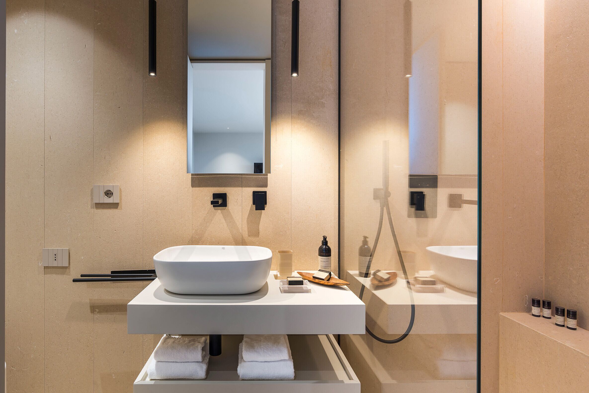 淋浴設備、風筒、提供毛巾