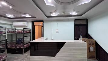 Quầy tiếp tân