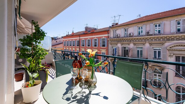 Outdoor dining - LE LAFAYETTE AP4410 By Riviera Holiday Homes (Niza)