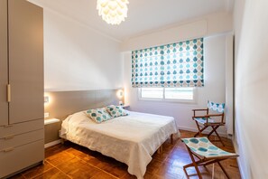 2 slaapkamers, een strijkplank/strijkijzer, gratis wifi, beddengoed