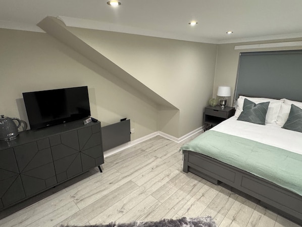 1 bedroom, WiFi, bed sheets