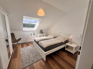 2 sovrum, strykjärn/strykbräda, wi-fi och s ängkläder