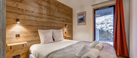 2 soverom, reiseseng for barn, wi-fi (inkludert) og sengetøy