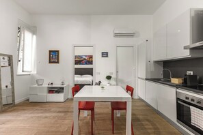 Kühlschrank, Ofen, Herdplatte, Geschirrspüler