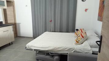 1 bedroom, WiFi, bed sheets