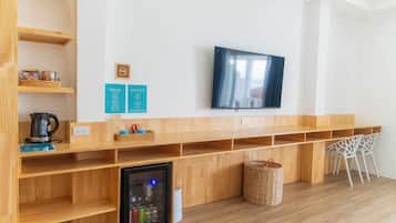デラックス ダブルルーム ビーチビュー | セーフティボックス (室内)、デスク、ノートパソコン用作業スペース、WiFi (無料)