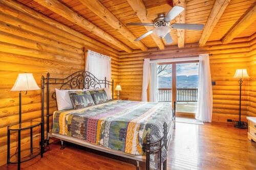 Charming retreat in Draper, VA. Perfect for relaxation amidst scenic beauty. Book your stay now!