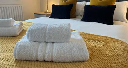 Lingfield House - Spacious 3 Bed Home From Home