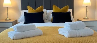 Lingfield House - Spacious 3 Bed Home From Home