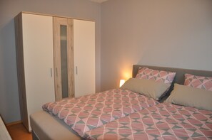 1 bedroom, free WiFi, bed sheets - FEWO DANKA - within walking distance to the Hase - vacation in the Hasetal (Haselünne)