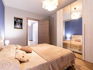 1 bedroom, travel cot, free WiFi