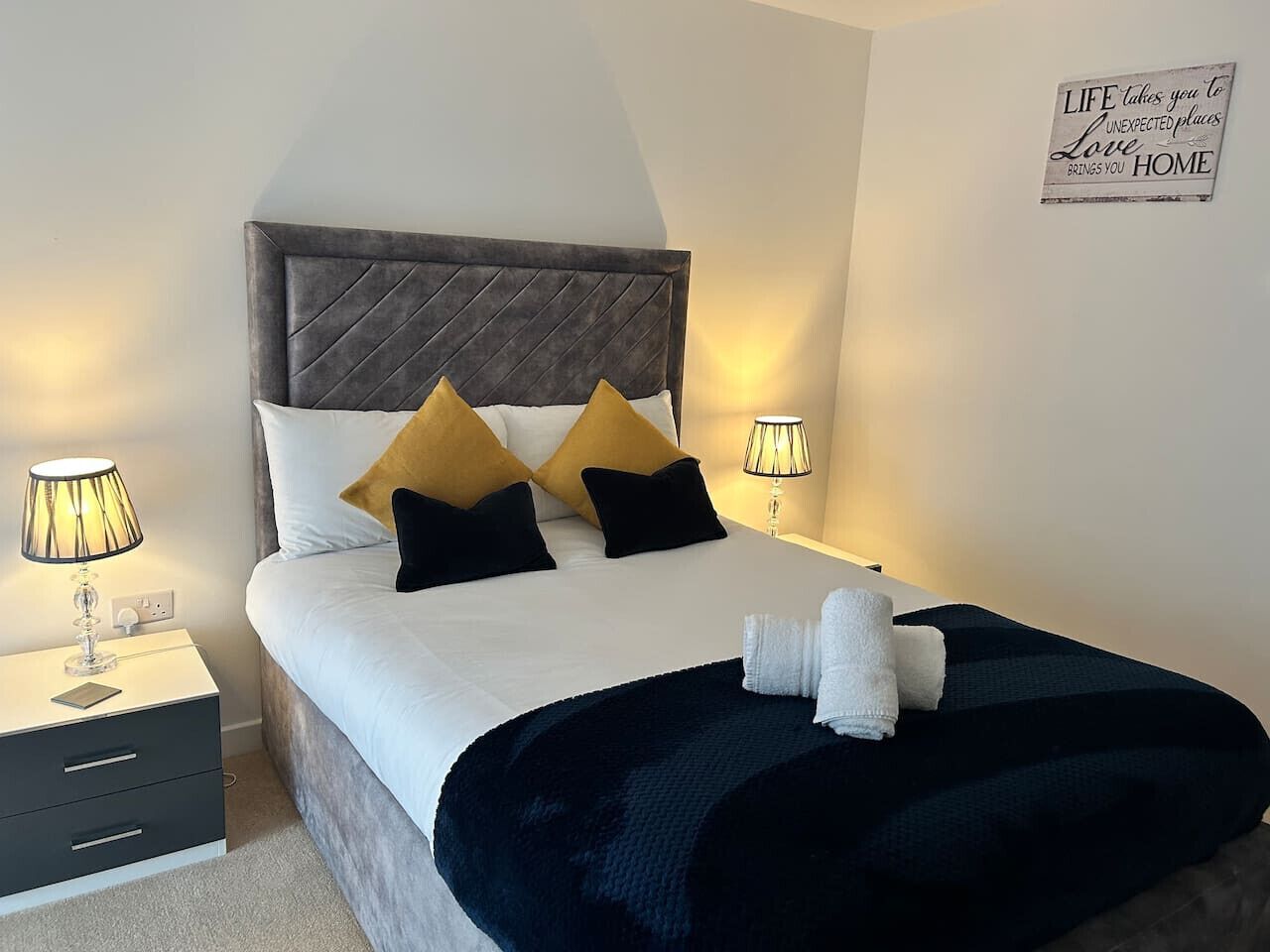 4 bedrooms, desk, iron/ironing board, travel crib